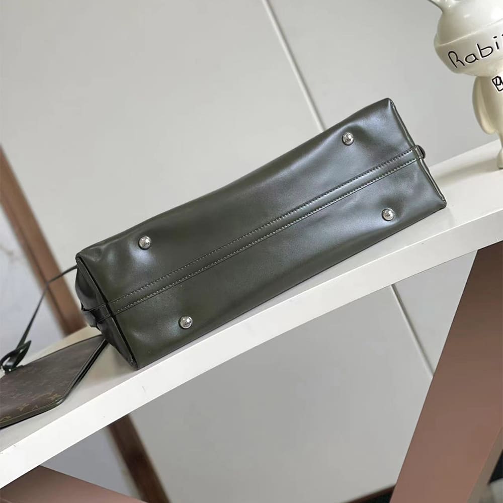 LV Carryall Vibe MM
